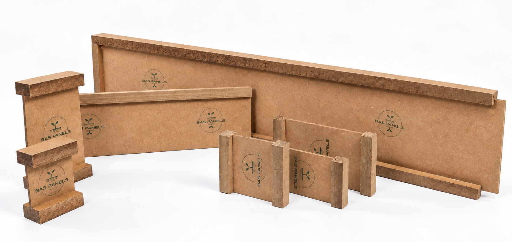 BAS Panels-opbouw van biobased profielen en liggers BAS profiel- en liggermonsters met zichtbare flenzen, lijfplaten en vezelstructuur op een lichte achtergrond.